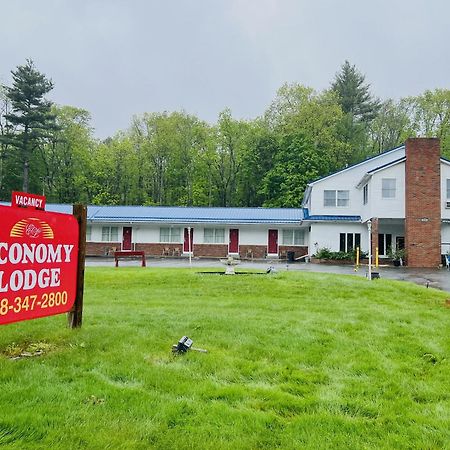 Economy Lodge 682 Main St Sturbridge Eksteriør billede