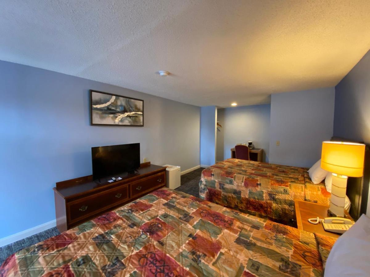 Economy Lodge 682 Main St Sturbridge Eksteriør billede