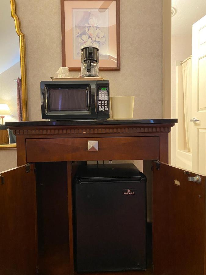 Economy Lodge 682 Main St Sturbridge Eksteriør billede