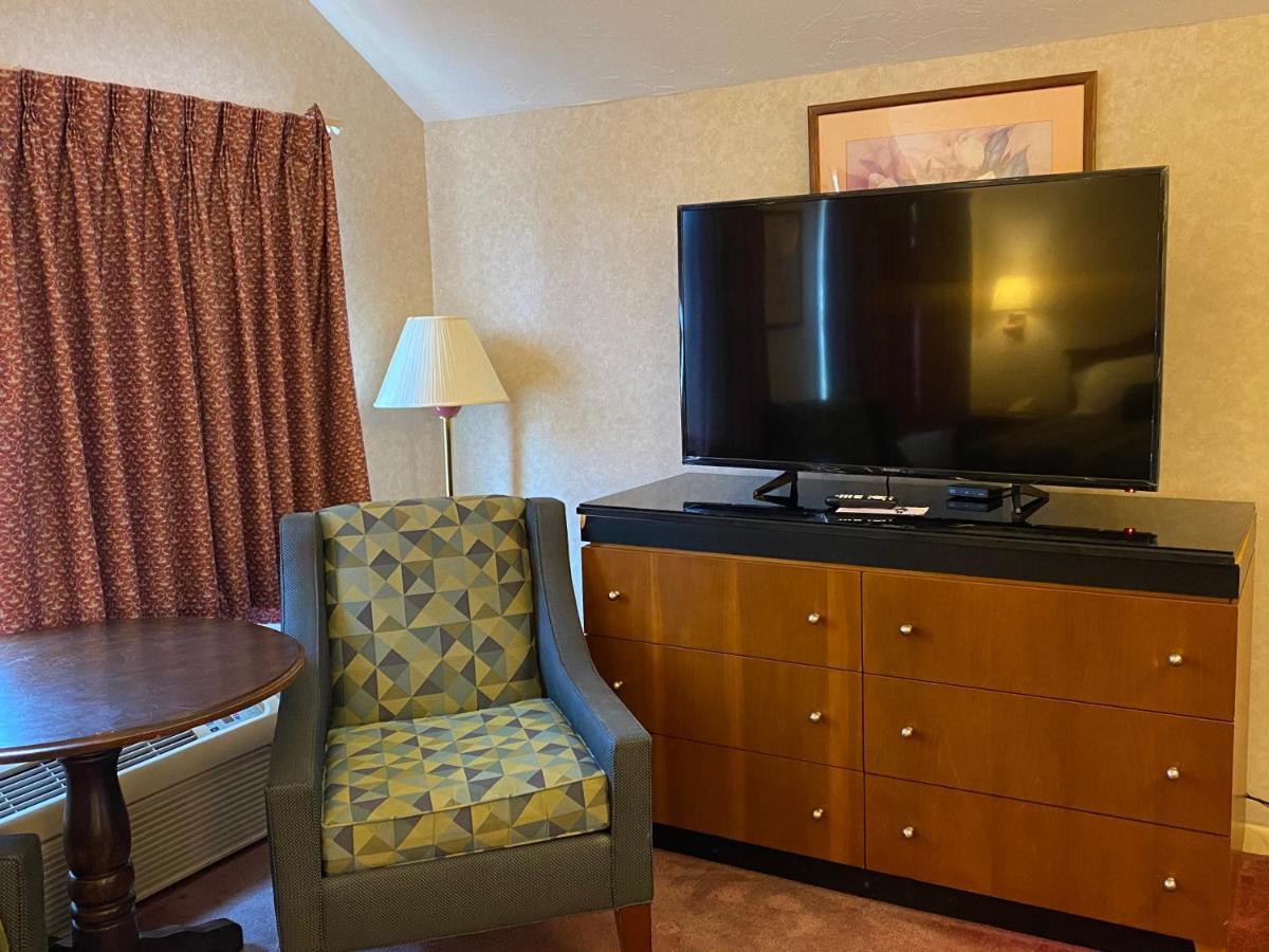 Economy Lodge 682 Main St Sturbridge Eksteriør billede