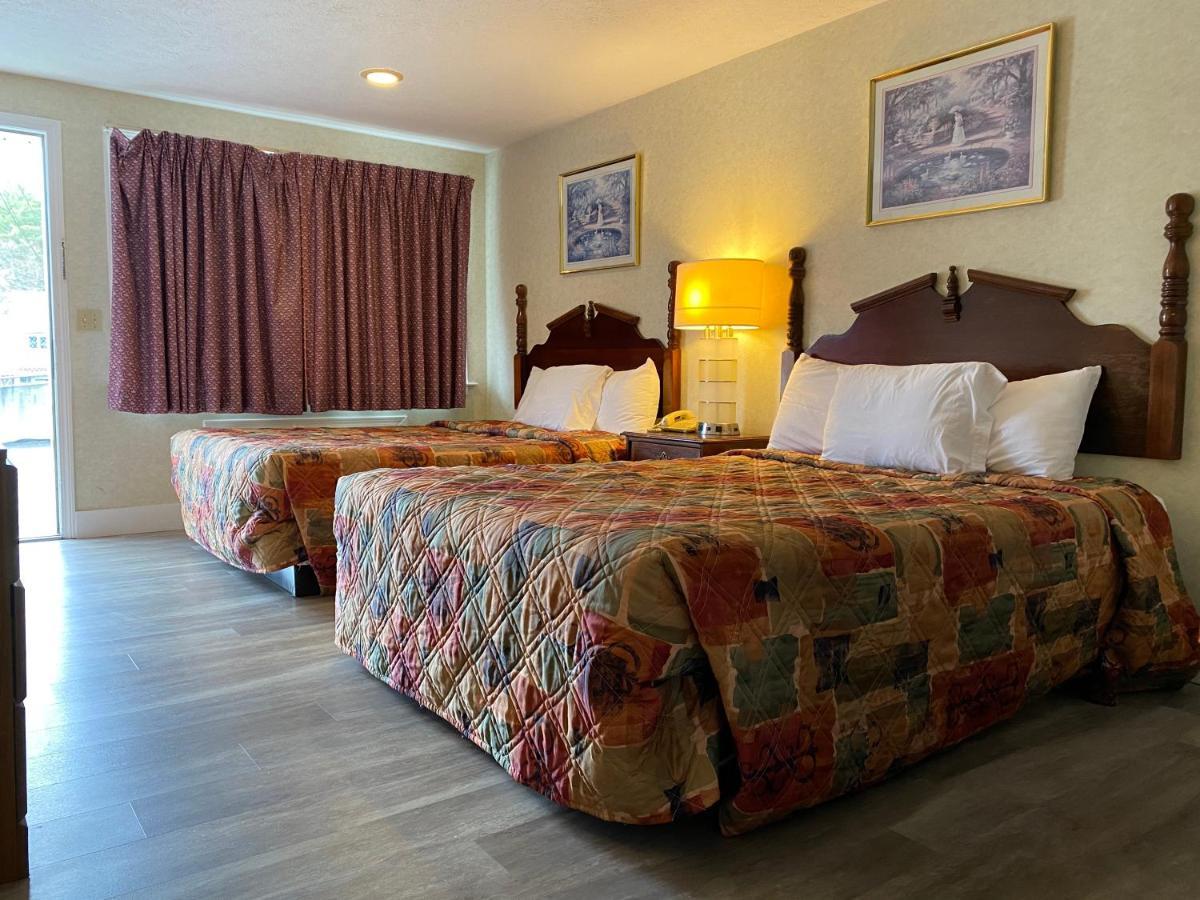 Economy Lodge 682 Main St Sturbridge Eksteriør billede