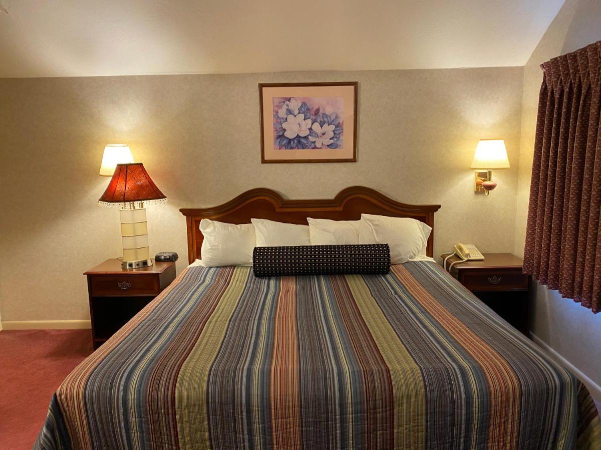 Economy Lodge 682 Main St Sturbridge Eksteriør billede