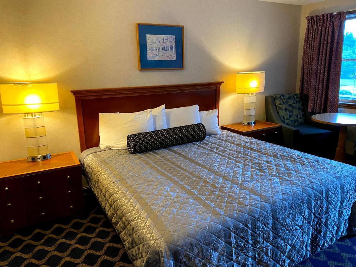 Economy Lodge 682 Main St Sturbridge Eksteriør billede
