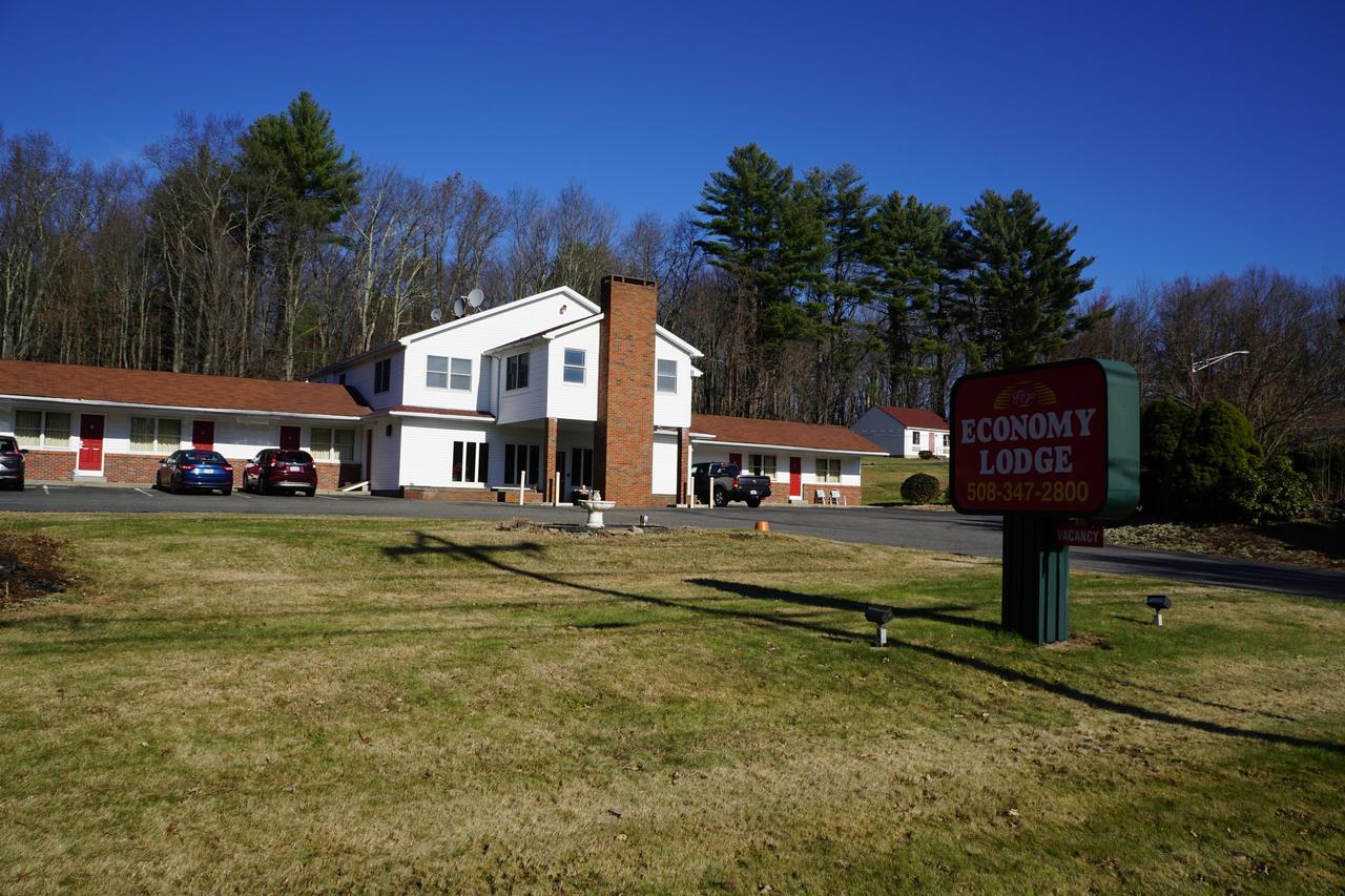 Economy Lodge 682 Main St Sturbridge Eksteriør billede