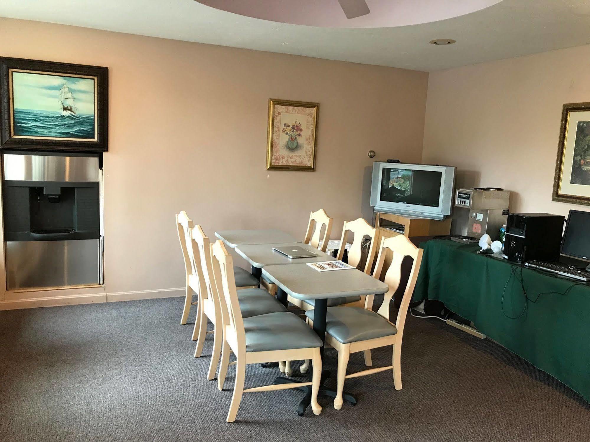 Economy Lodge 682 Main St Sturbridge Eksteriør billede